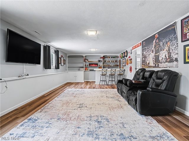 28365 Bassett Road, Westlake, OH 44145