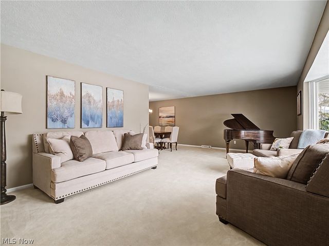 28365 Bassett Road, Westlake, OH 44145