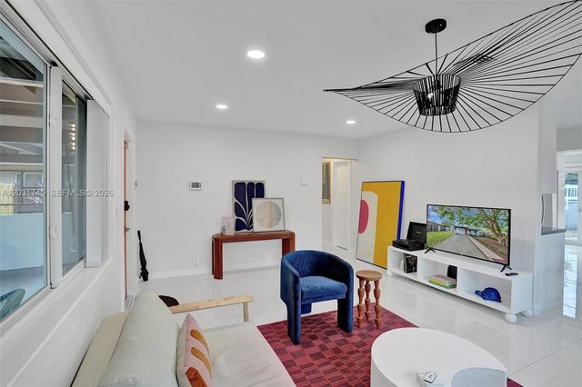 1605 NW 7th Ter, Fort Lauderdale, FL 33311