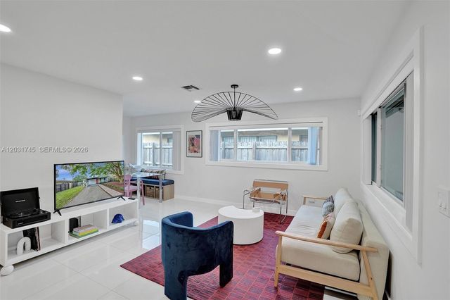 1605 NW 7th Ter, Fort Lauderdale, FL 33311