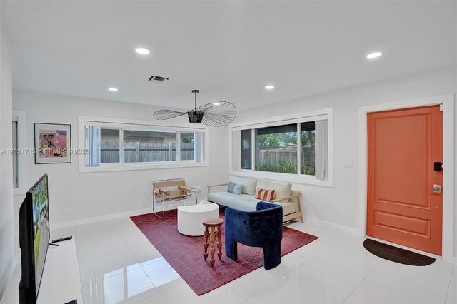 1605 NW 7th Ter, Fort Lauderdale, FL 33311