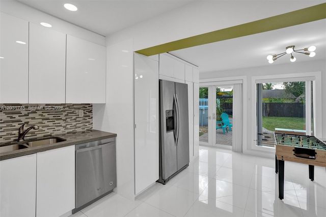 1605 NW 7th Ter, Fort Lauderdale, FL 33311