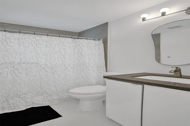 1605 NW 7th Ter, Fort Lauderdale, FL 33311