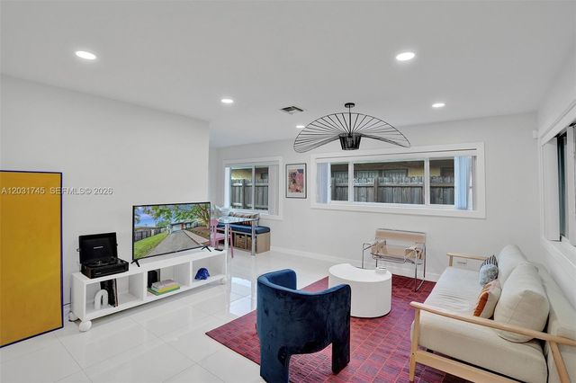 1605 NW 7th Ter, Fort Lauderdale, FL 33311