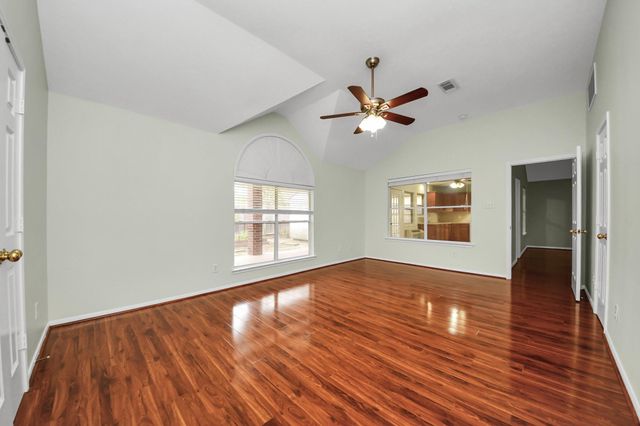 1103 Lake Shore Drive, Pearland, TX 77581