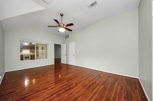 1103 Lake Shore Drive, Pearland, TX 77581