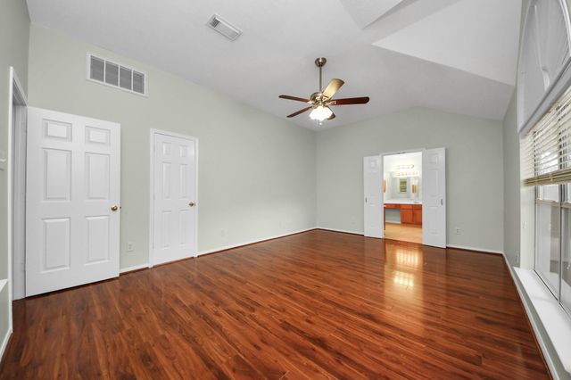 1103 Lake Shore Drive, Pearland, TX 77581