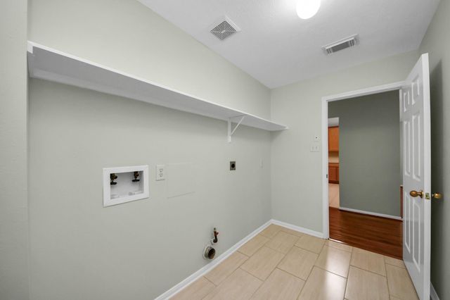 1103 Lake Shore Drive, Pearland, TX 77581