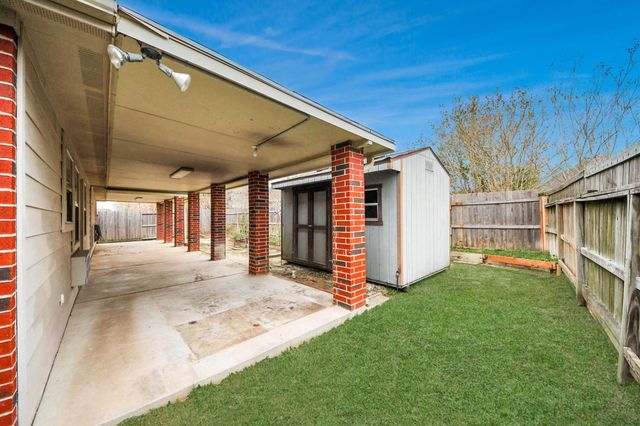 1103 Lake Shore Drive, Pearland, TX 77581