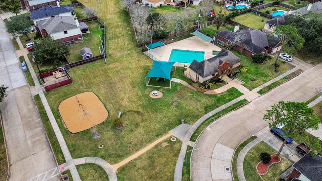 1103 Lake Shore Drive, Pearland, TX 77581