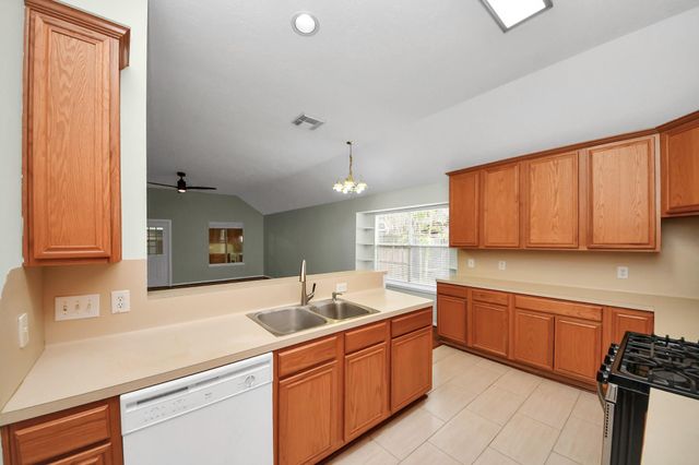 1103 Lake Shore Drive, Pearland, TX 77581