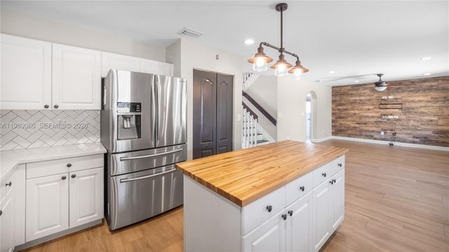 8933 SW 212th Ln, Cutler Bay, FL 33189