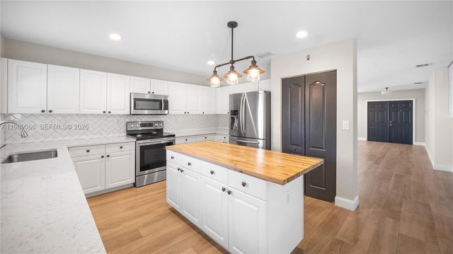 8933 SW 212th Ln, Cutler Bay, FL 33189