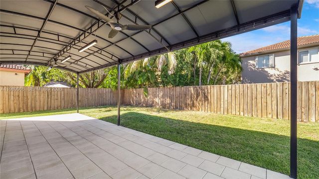 8933 SW 212th Ln, Cutler Bay, FL 33189