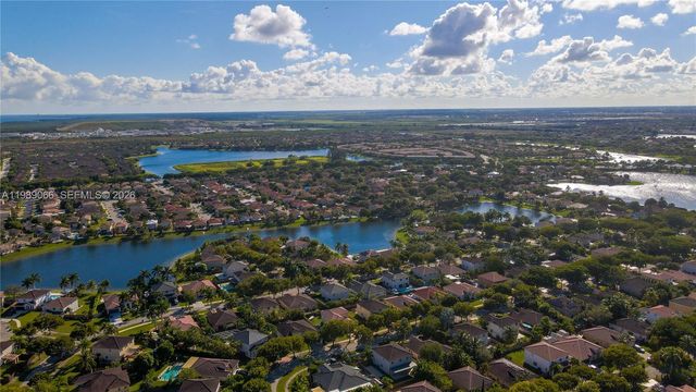 8933 SW 212th Ln, Cutler Bay, FL 33189
