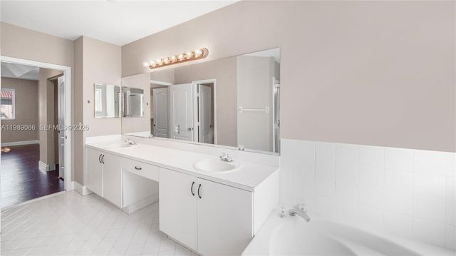 8933 SW 212th Ln, Cutler Bay, FL 33189