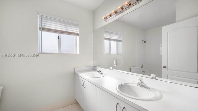 8933 SW 212th Ln, Cutler Bay, FL 33189