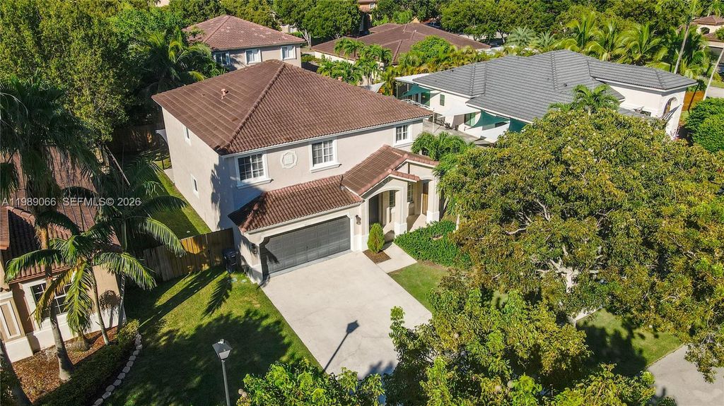 8933 SW 212th Ln, Cutler Bay, FL 33189