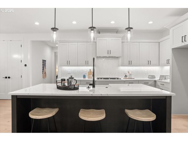 10044 Sw 72ND Ave, Portland, OR 97223