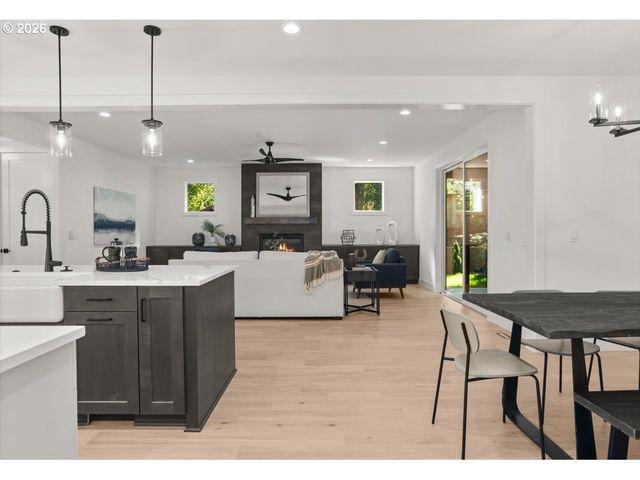 10044 Sw 72ND Ave, Portland, OR 97223