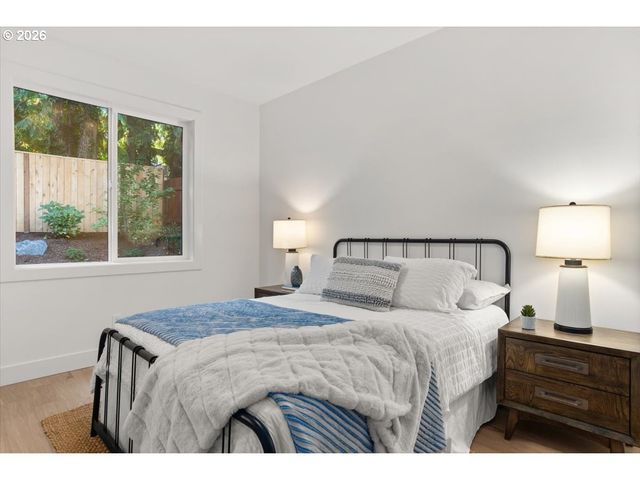 10044 Sw 72ND Ave, Portland, OR 97223