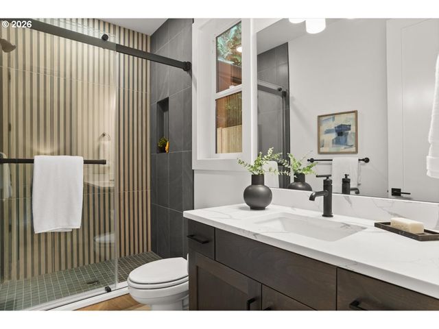 10044 Sw 72ND Ave, Portland, OR 97223