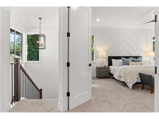 10044 Sw 72ND Ave, Portland, OR 97223