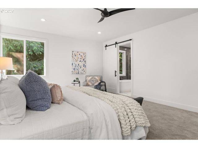 10044 Sw 72ND Ave, Portland, OR 97223