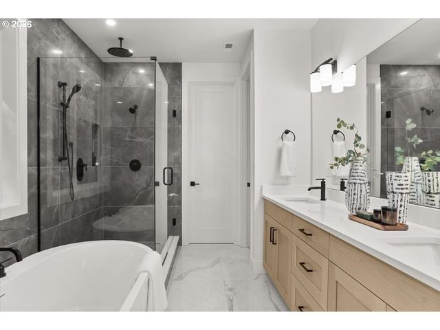 10044 Sw 72ND Ave, Portland, OR 97223