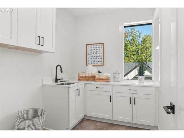 10044 Sw 72ND Ave, Portland, OR 97223