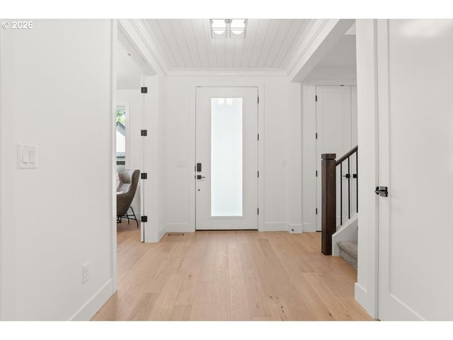 10044 Sw 72ND Ave, Portland, OR 97223