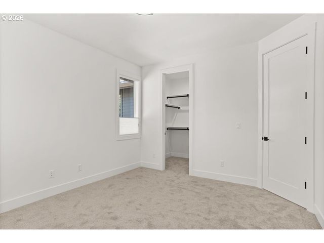10044 Sw 72ND Ave, Portland, OR 97223