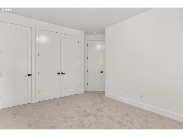 10044 Sw 72ND Ave, Portland, OR 97223