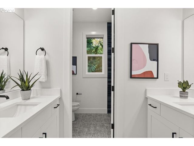 10044 Sw 72ND Ave, Portland, OR 97223