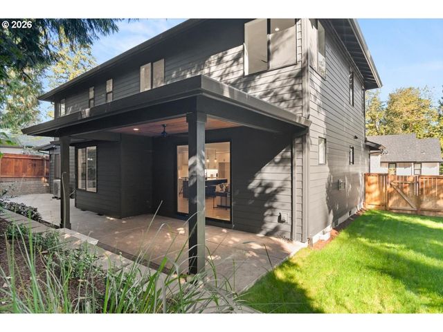 10044 Sw 72ND Ave, Portland, OR 97223