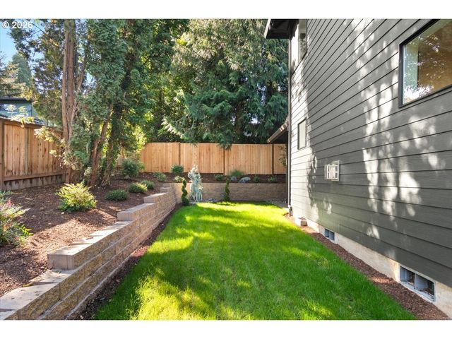 10044 Sw 72ND Ave, Portland, OR 97223