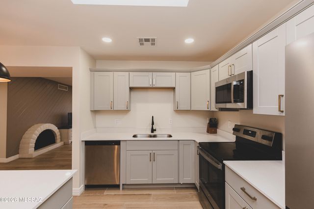 6698 E Paseo Dorado, Tucson, AZ 85715