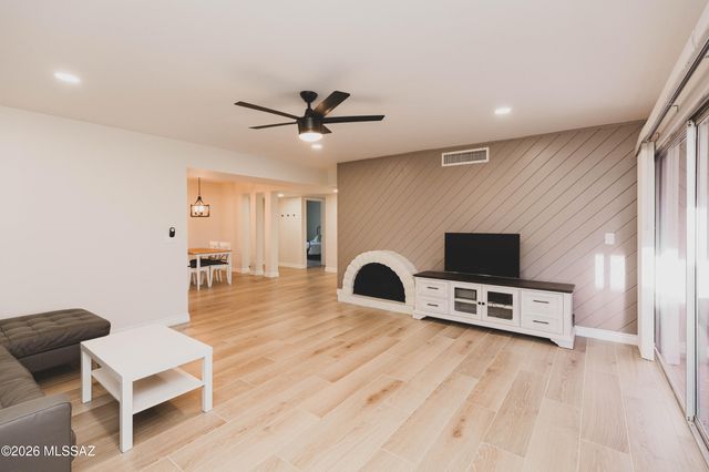 6698 E Paseo Dorado, Tucson, AZ 85715