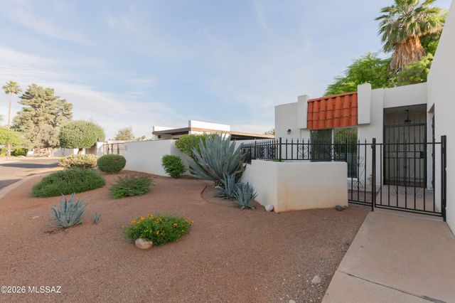 6698 E Paseo Dorado, Tucson, AZ 85715