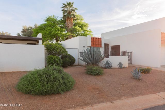 6698 E Paseo Dorado, Tucson, AZ 85715