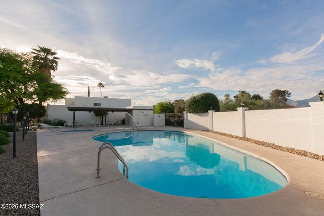 6698 E Paseo Dorado, Tucson, AZ 85715