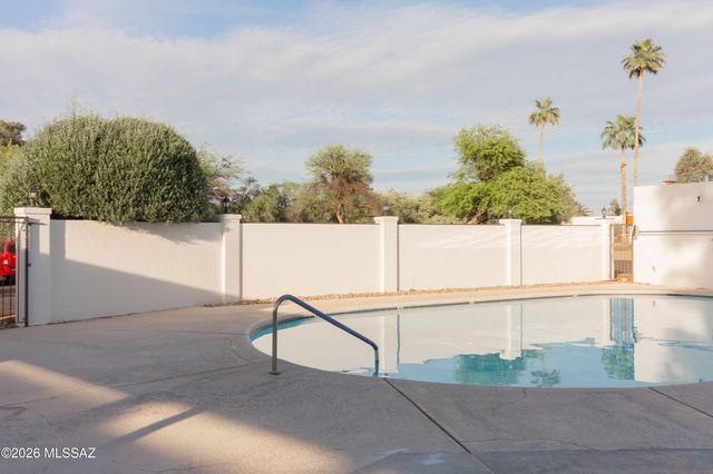 6698 E Paseo Dorado, Tucson, AZ 85715