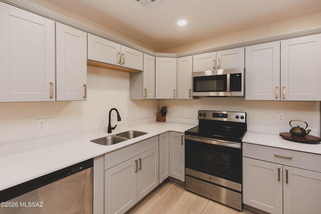 6698 E Paseo Dorado, Tucson, AZ 85715