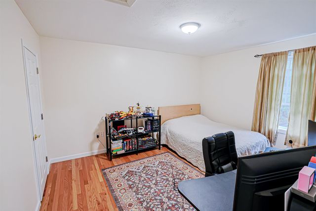 68 Waterford Drive, Sandown, NH 03873
