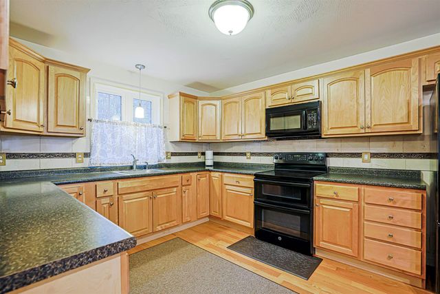 68 Waterford Drive, Sandown, NH 03873