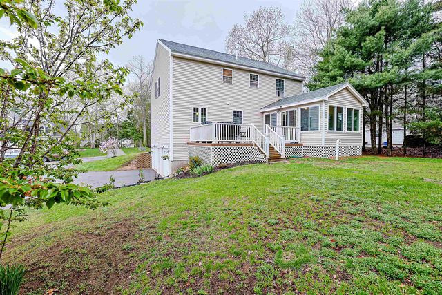 68 Waterford Drive, Sandown, NH 03873