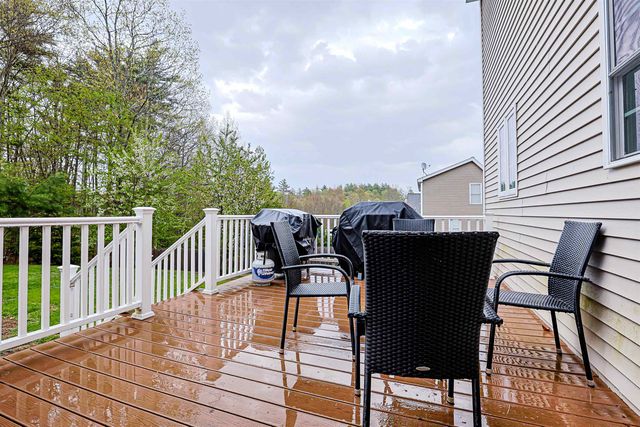 68 Waterford Drive, Sandown, NH 03873