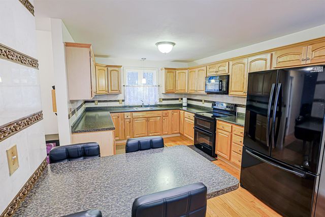68 Waterford Drive, Sandown, NH 03873