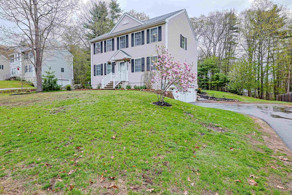 68 Waterford Drive, Sandown, NH 03873