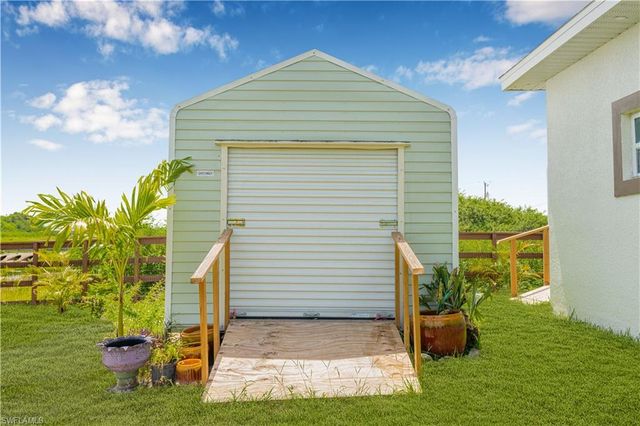 7005 Berwick CIR, Labelle, FL 33935